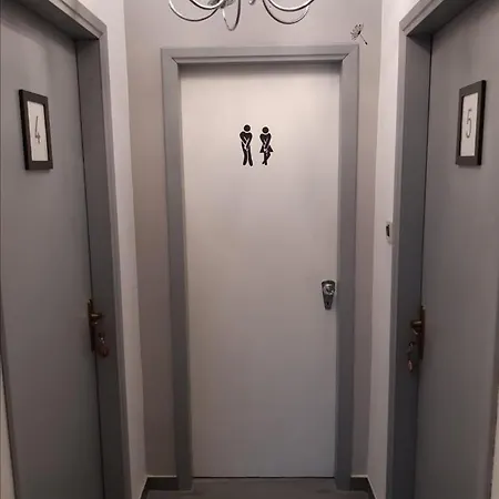 La Mandragola לינה וארוחת בוקר *